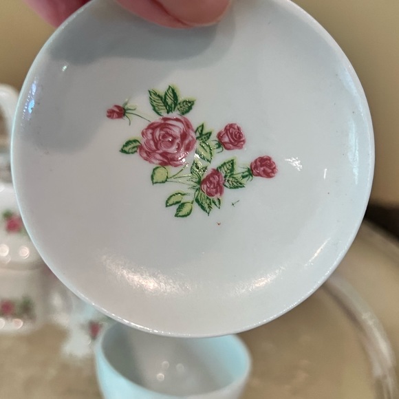 NEW Vtg Miniature Porcelain Tea Set; teapot, sugar & creamer, 4 cups & saucers. - Picture 6 of 14